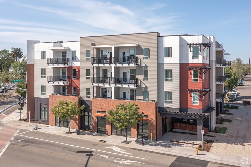 140 Main St, Roseville, CA for lease - Building Photo - Image 2 of 10