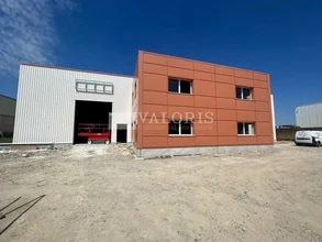 Flex in Chassieu for lease Building Photo- Image 1 of 6