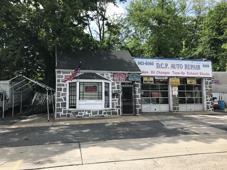 953 Central Ave, Yonkers, NY 10704