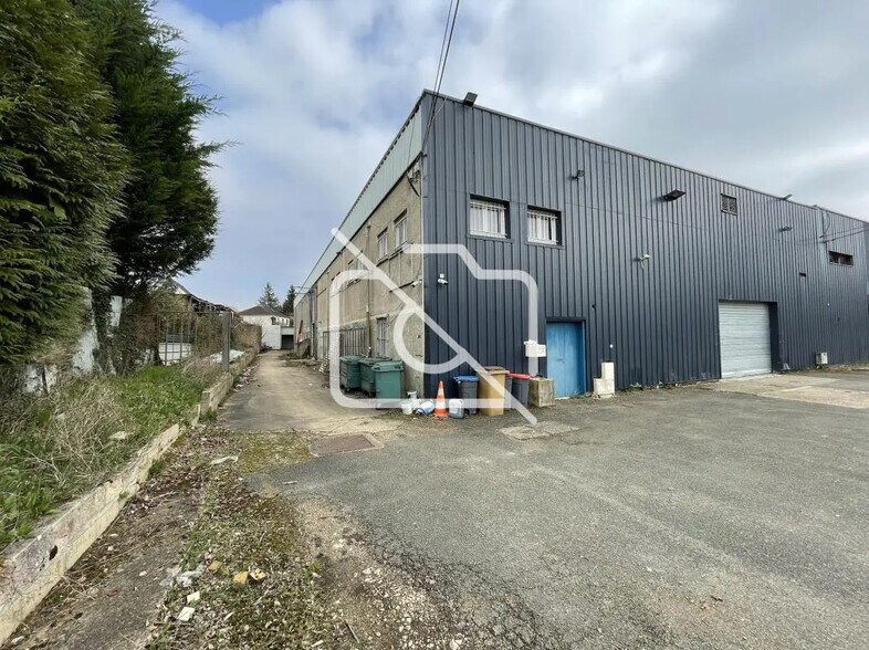 Industrial in Bazainville for lease - Building Photo - Image 3 of 4