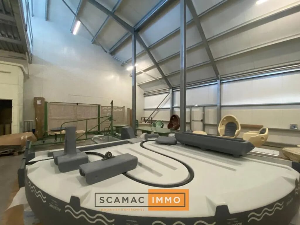 Location Entrepôt 76 m² à 278 m² - Photo 1