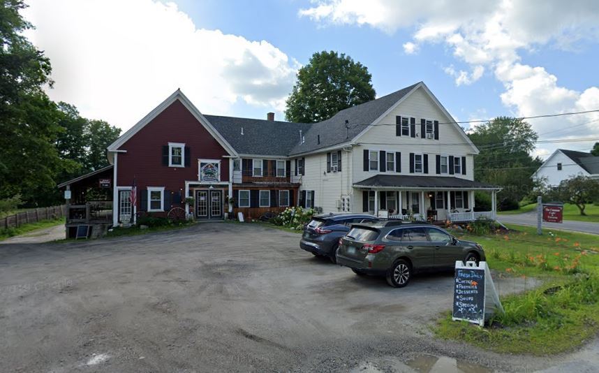 2 Quincy Rd, Rumney, NH 03266