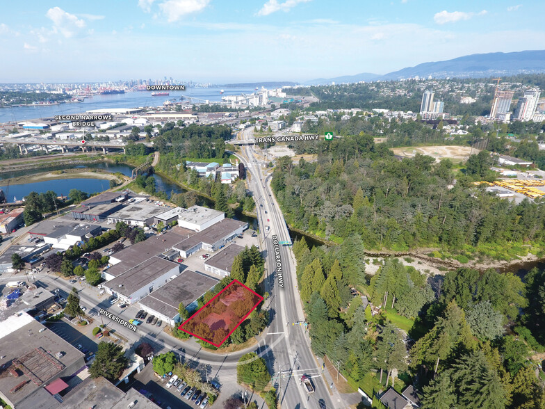 165 W Riverside Dr, North Vancouver, BC for sale - Primary Photo - Image 1 of 3