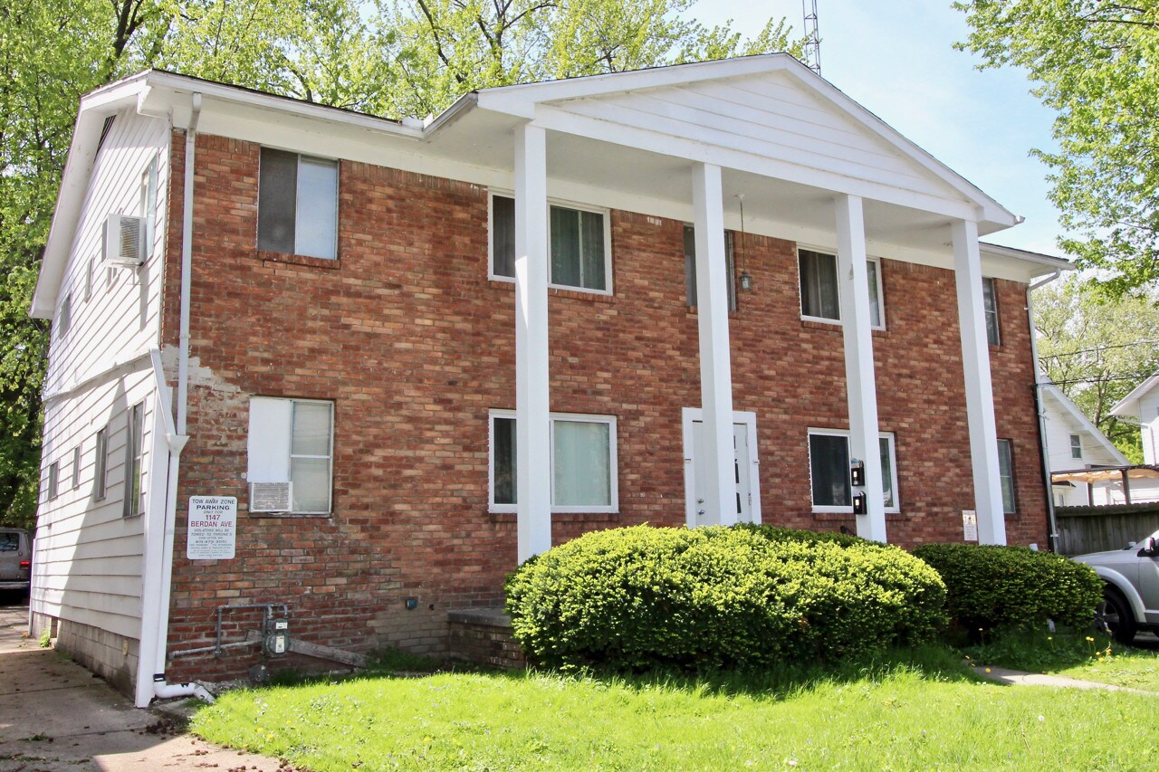 1147 Berdan Ave, Toledo, OH 43612