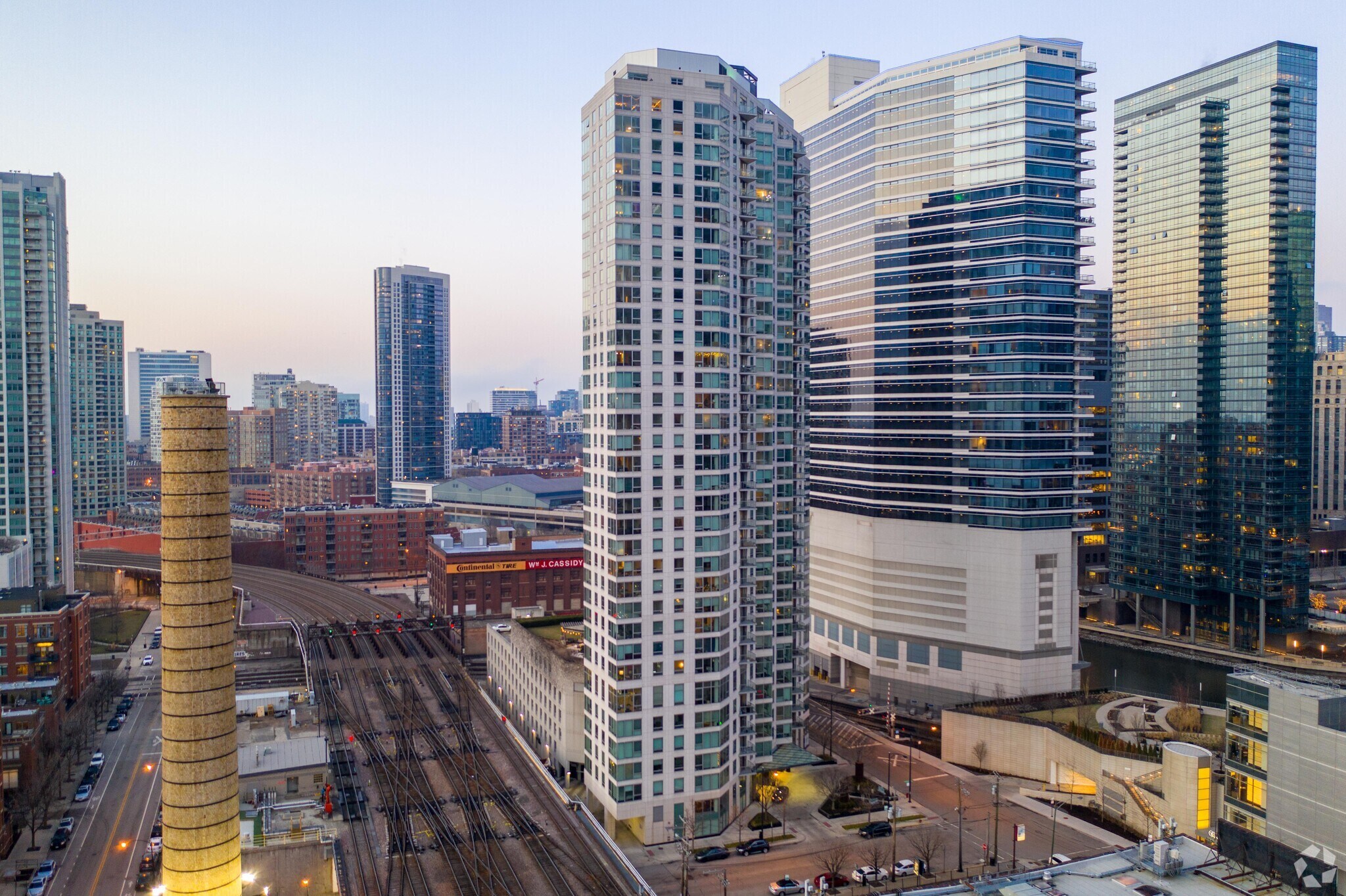 300 N Canal St, Chicago, IL 60661 Left Bank