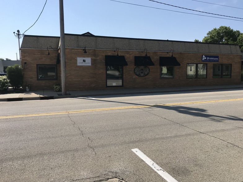 330 S Main St, Morton, IL 61550 | LoopNet