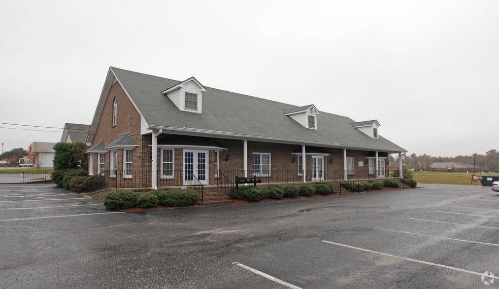 528 Broad St, Sumter, SC for lease - Primary Photo - Image 1 of 3
