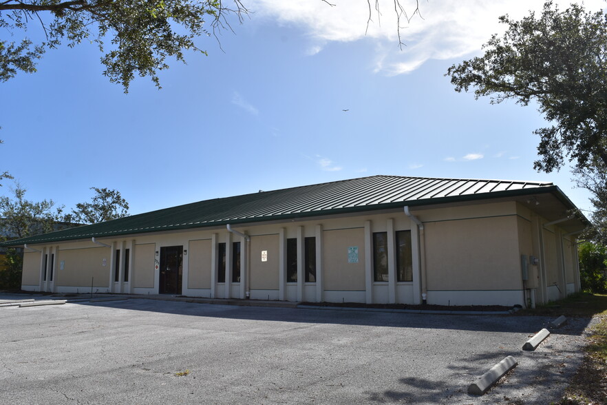 325 Scarlet Blvd, Oldsmar, FL for sale - Building Photo - Image 1 of 14