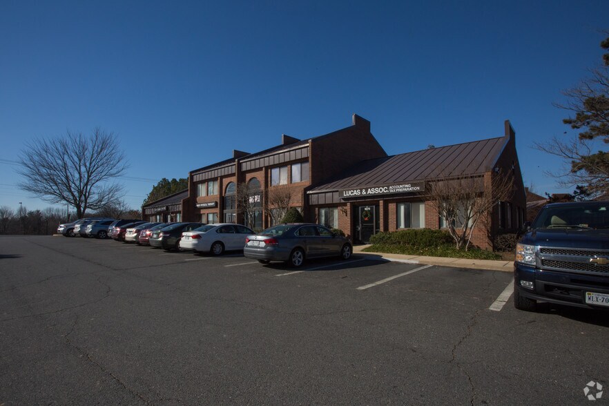 92679273 Old Keene Mill Rd, Burke, VA 22015