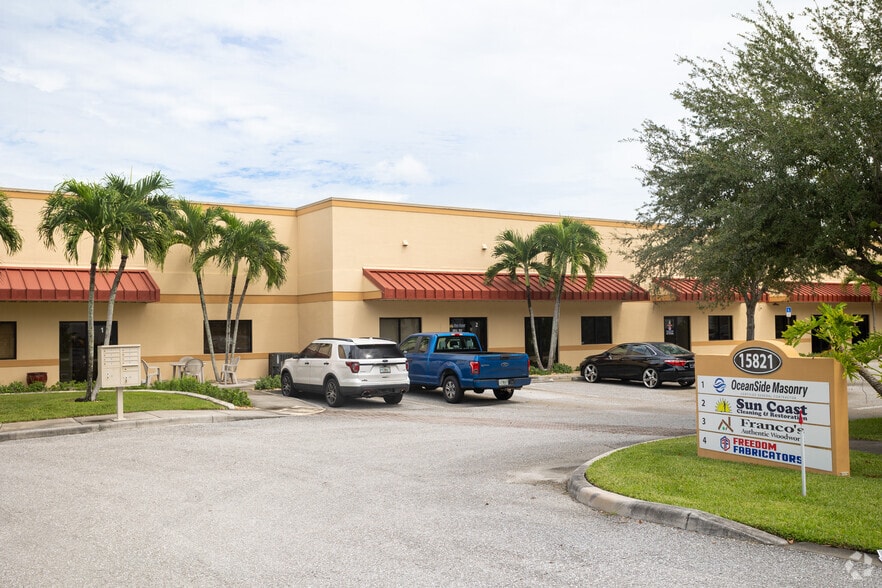 15821 Mercantile Ct, Jupiter, FL for lease - Building Photo - Image 3 of 4