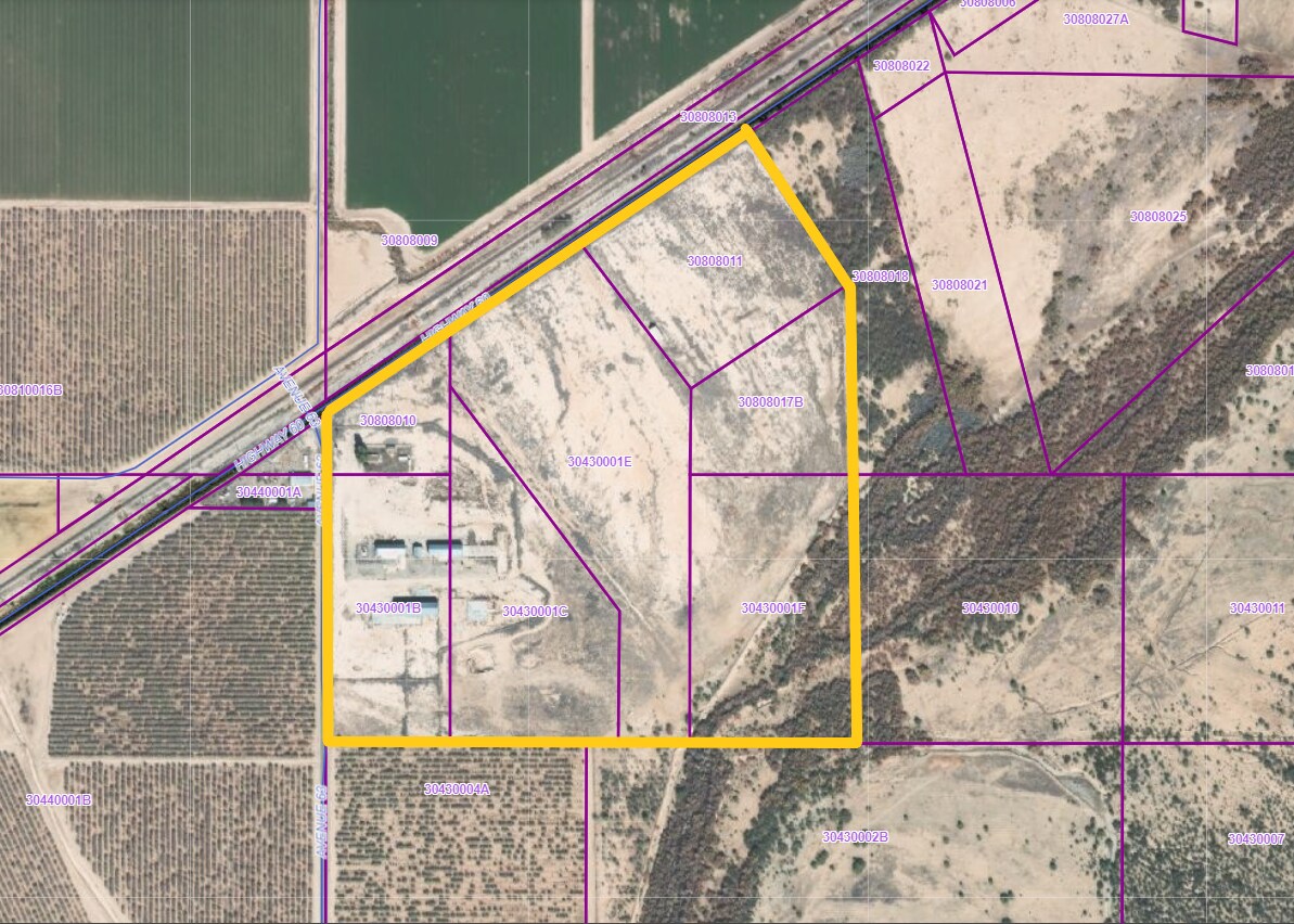 70340 US 60, Wenden, AZ 85357 27,000 SF on 138 Acres