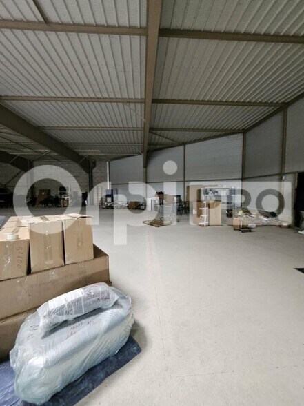 Retail in Champigny for lease - Interior Photo - Image 3 of 5