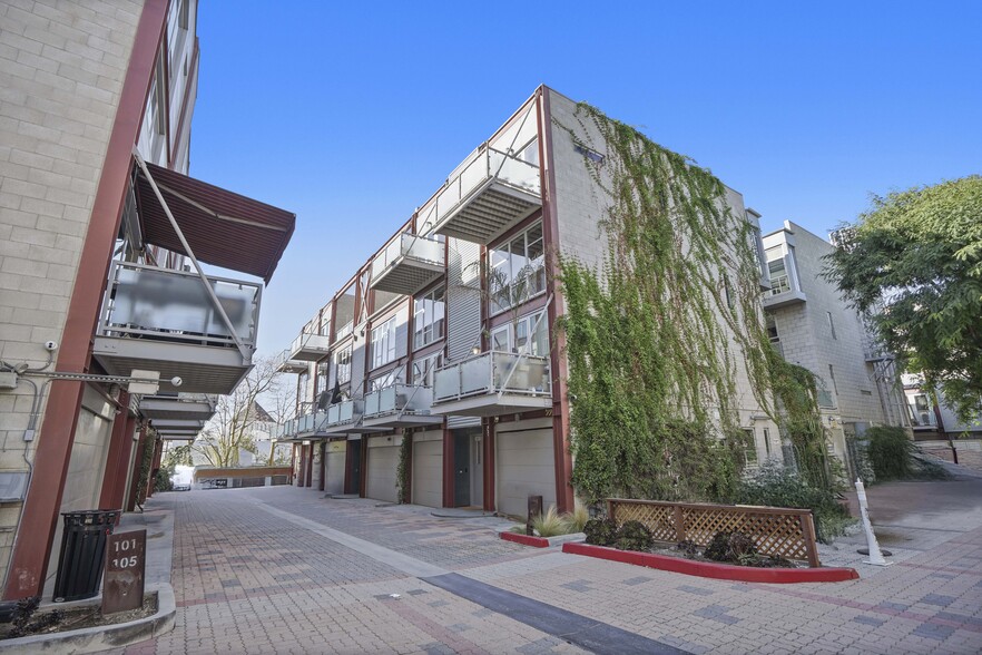 3450 Cahuenga Blvd W, Los Angeles, CA for sale - Building Photo - Image 3 of 55