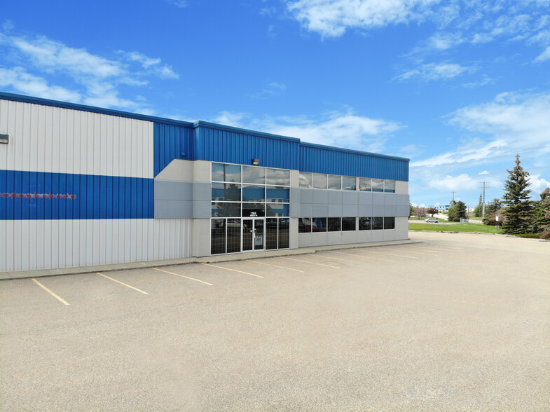 7948 Edgar Industrial Way, Red Deer, AB for lease - Building Photo - Image 2 of 10