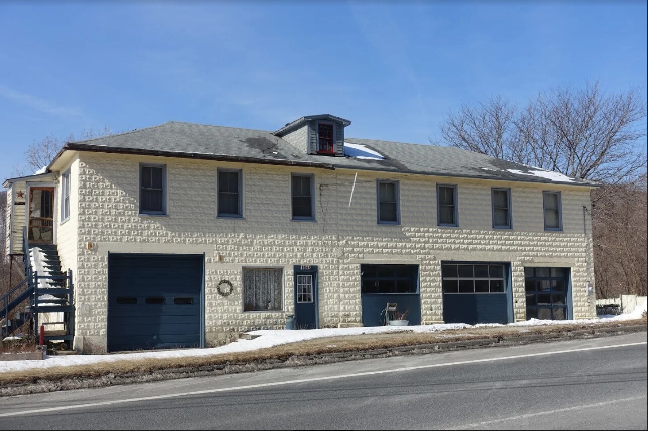 1015 Simonds Rd, Williamstown, MA for sale Primary Photo- Image 1 of 1