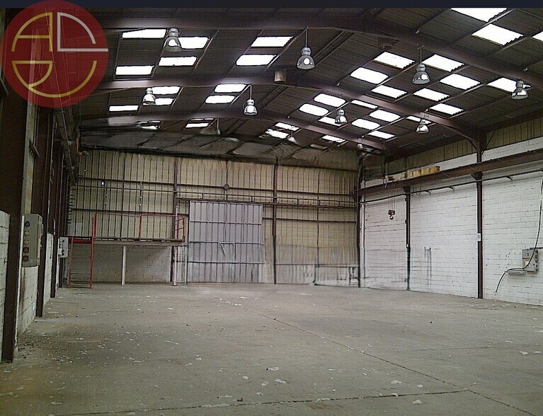 Industrial in Toulouse for sale - Interior Photo - Image 1 of 3