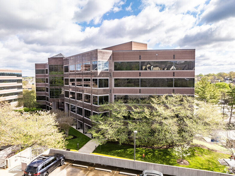 20 Burton Hills Blvd, Nashville, TN for sale - Primary Photo - Image 1 of 1