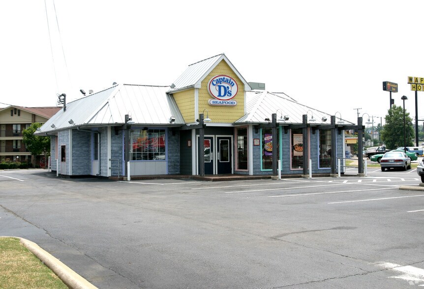 305 Long Hollow Pky, Goodlettsville, TN 37072 Retail for Lease