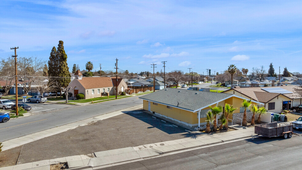 450 N 3rd St, Coalinga, CA for sale - Building Photo - Image 2 of 17