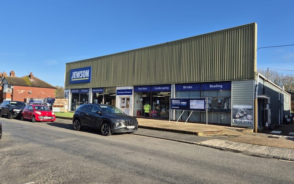 79 Medina Av, Newport for sale - Building Photo - Image 1 of 8