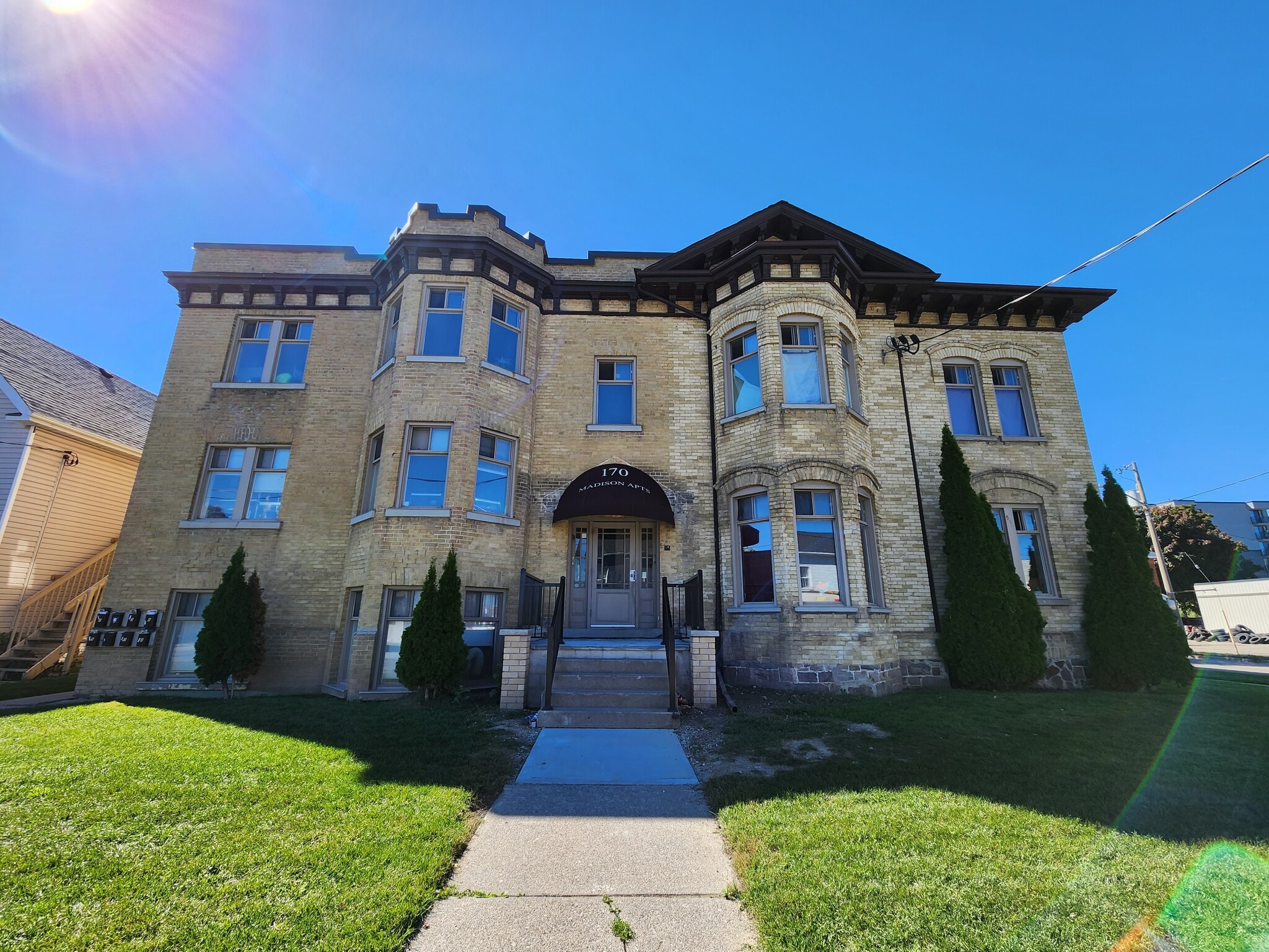 170 Simcoe St S, Oshawa, ON for sale Building Photo- Image 1 of 1