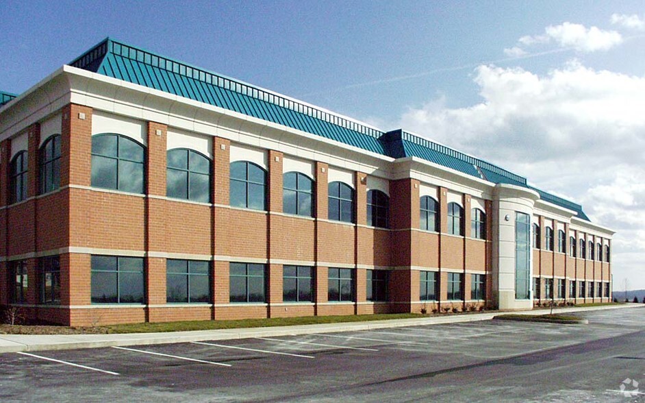 1001 Corporate Dr, Canonsburg, PA for lease - Building Photo - Image 2 of 5