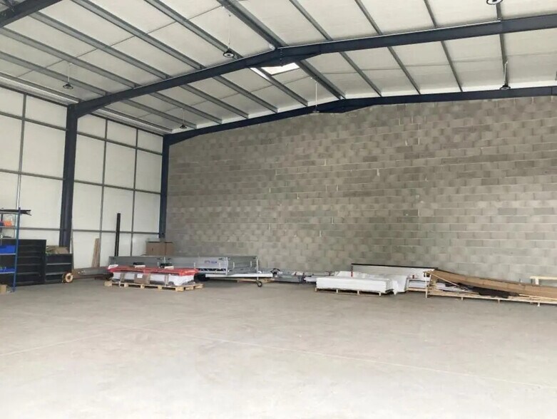 Office in Meung-sur-Loire for lease - Interior Photo - Image 1 of 9