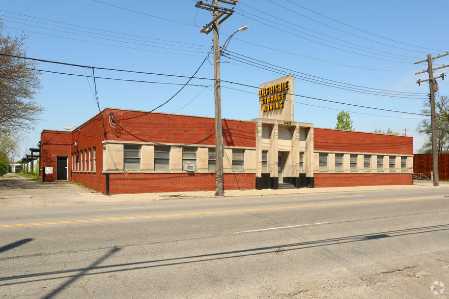 14225 Schaefer Hwy, Detroit, MI for lease - Building Photo - Image 2 of 11