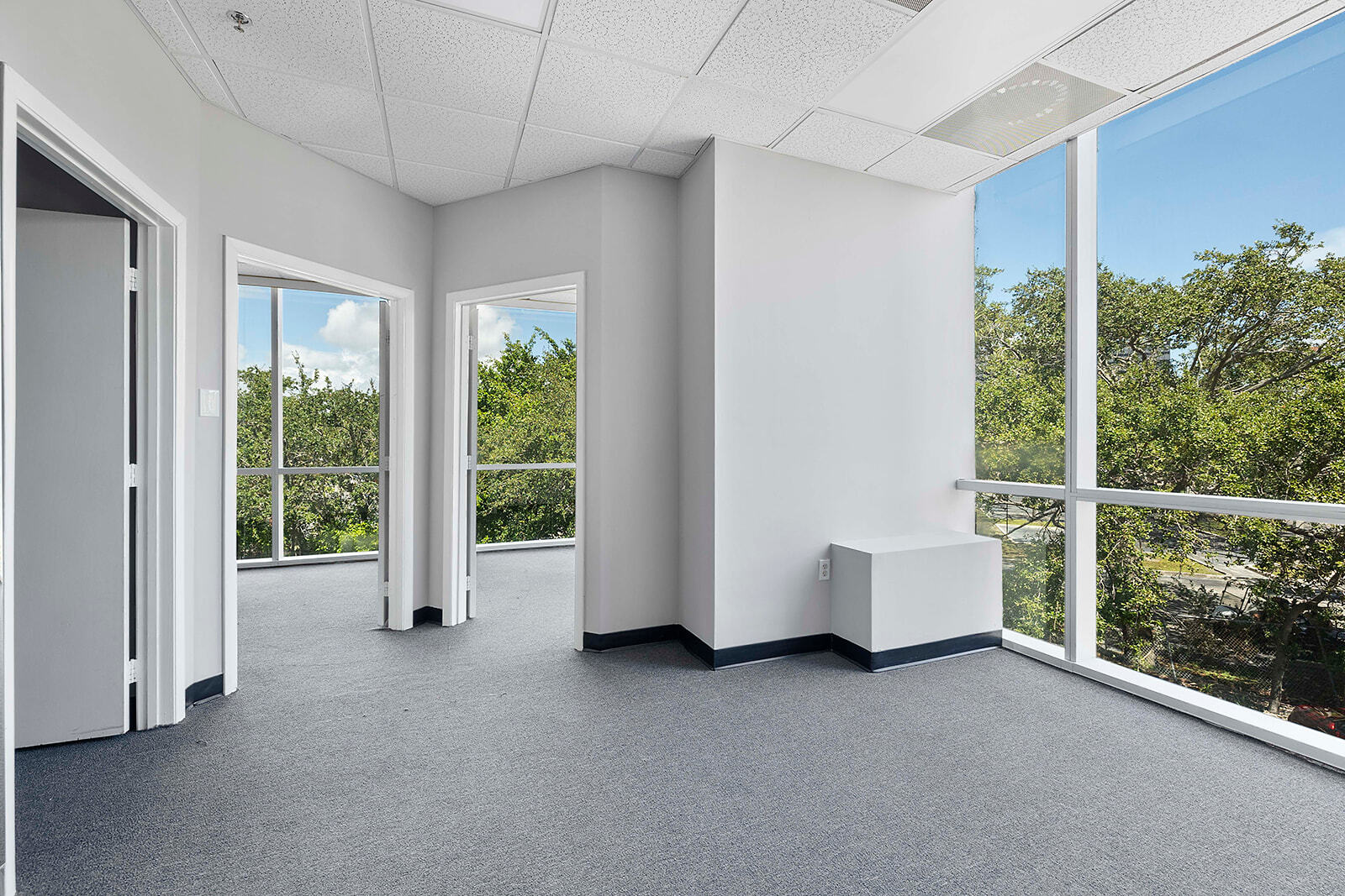 6245 N Federal Hwy, Fort Lauderdale, FL for lease Interior Photo- Image 1 of 4