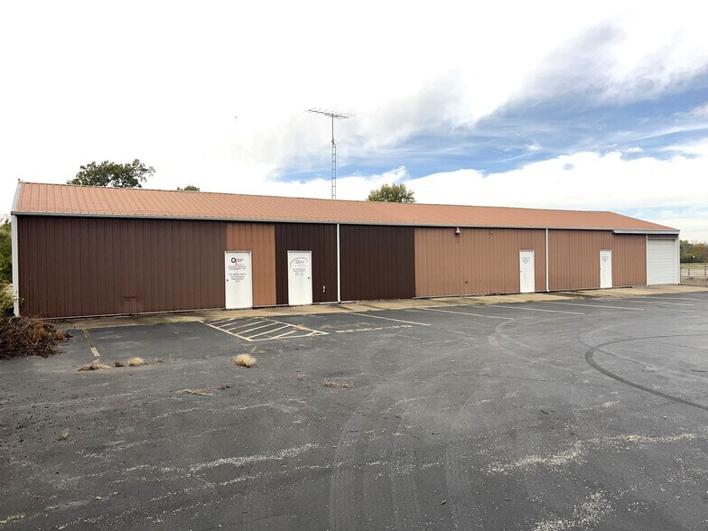 1211 Weaver Rd, Herrin, IL for sale - Primary Photo - Image 1 of 1