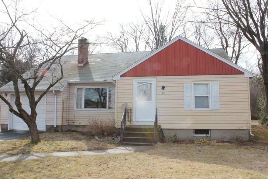 25 Naubuc Ave, Glastonbury, CT 06033