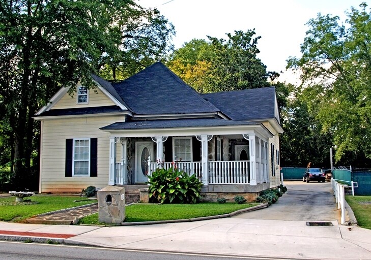 6830 Main St, Lithonia, GA for sale Primary Photo- Image 1 of 1