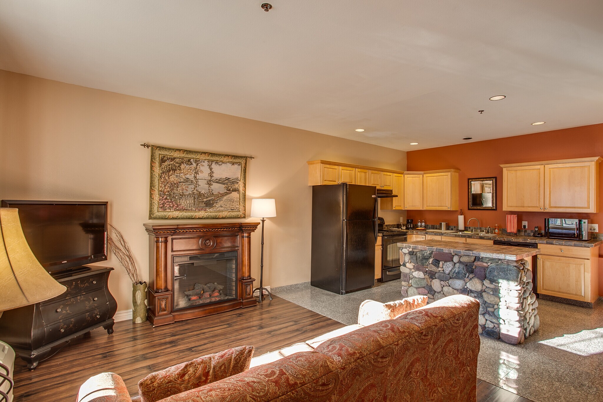 1016 Commercial St, Leavenworth, WA 98826 Leavenworth Village Inn