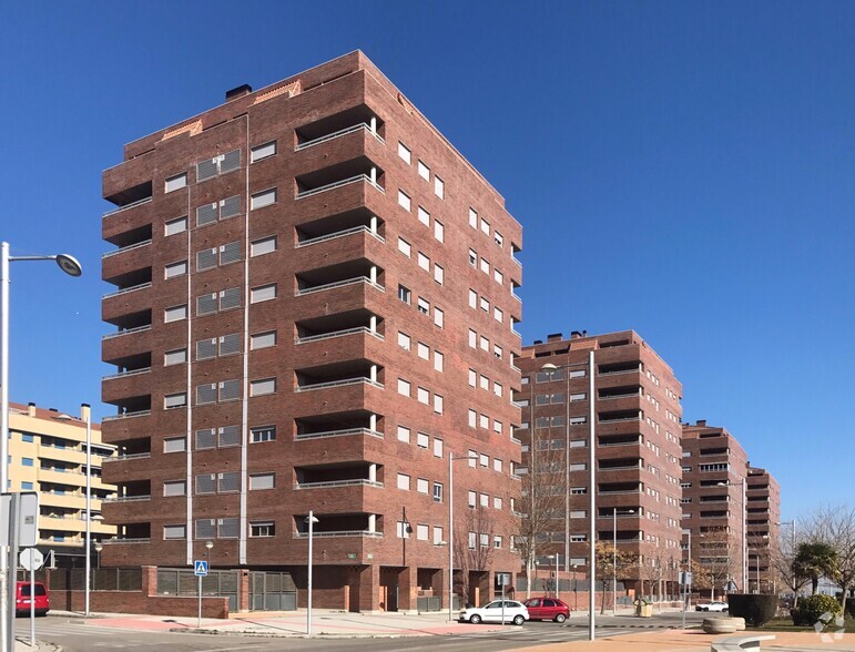 Calle Francisco de Goya, 21, Seseña, Toledo for lease - Primary Photo - Image 1 of 2