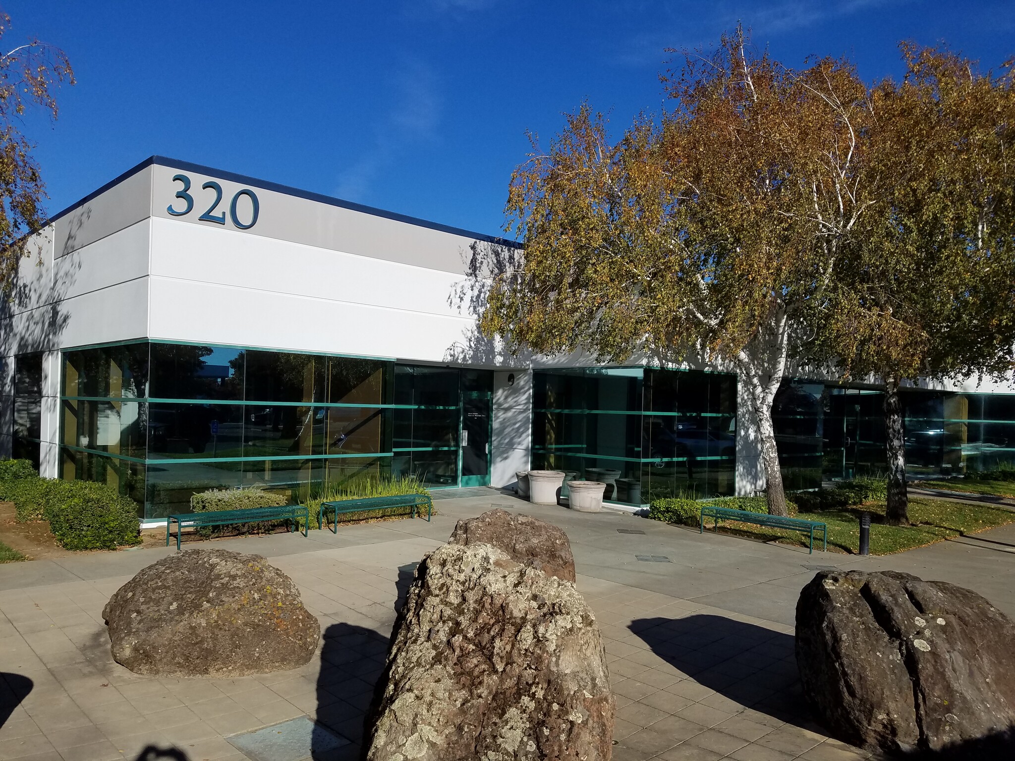 320 Campus Ln, Fairfield, CA for lease Building Photo- Image 1 of 10