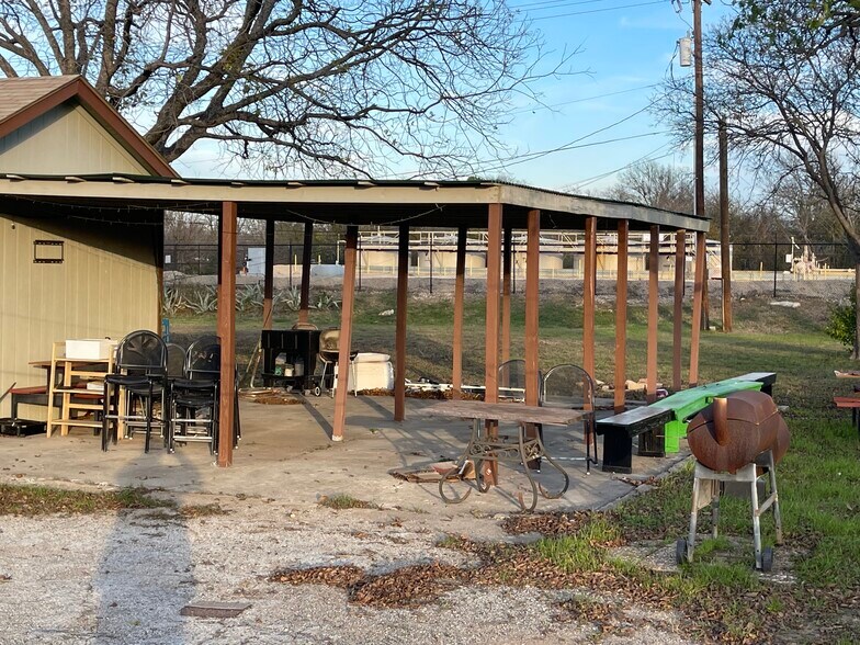 3534 E Berry St, Fort Worth, TX for sale - Building Photo - Image 1 of 1