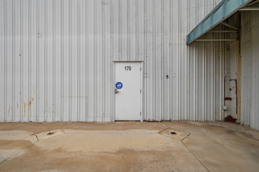 3230 Riverside Ave, Paso Robles, CA for lease - Building Photo - Image 2 of 22