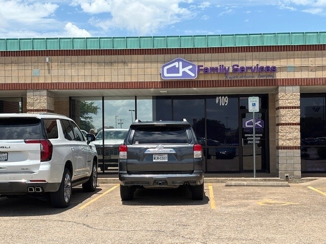 611 W State Highway 6, Waco, TX for lease - Building Photo - Image 2 of 7