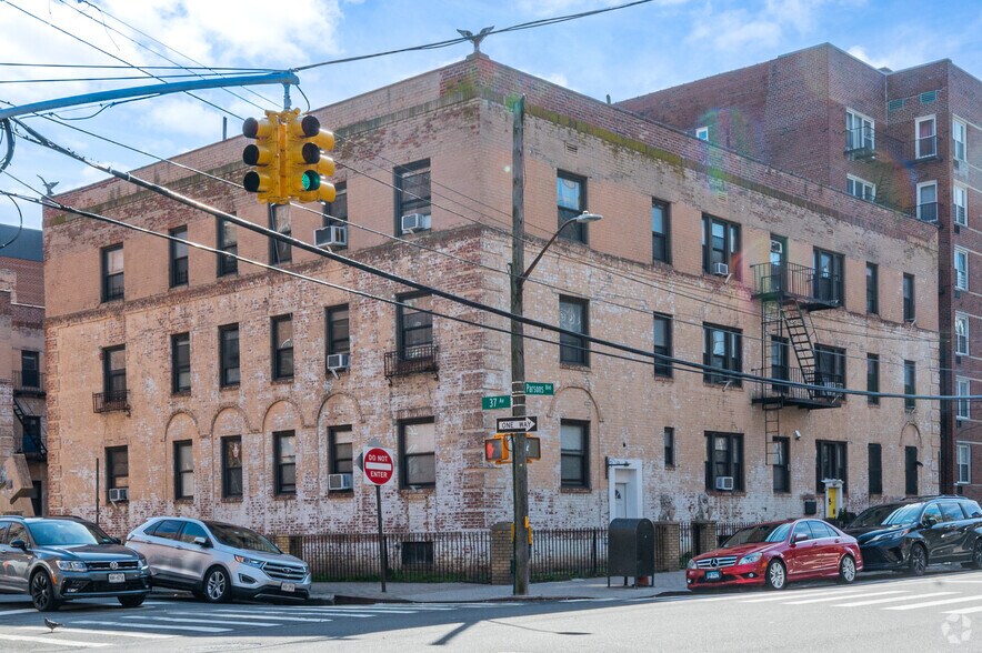 3705 Parsons Blvd, Flushing, NY for sale - Primary Photo - Image 1 of 1