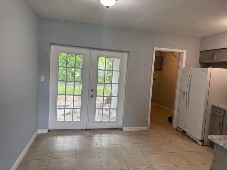 1740 SW 70th Way, North Lauderdale, FL for sale - Interior Photo - Image 1 of 3