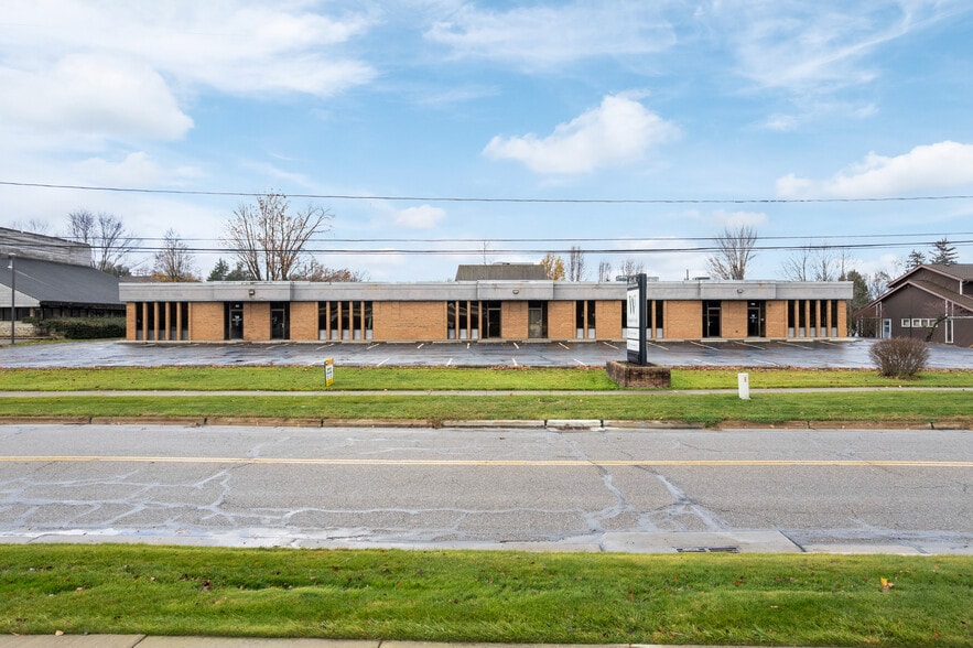 81-90 N Miller Rd, Fairlawn, OH for sale - Building Photo - Image 3 of 30