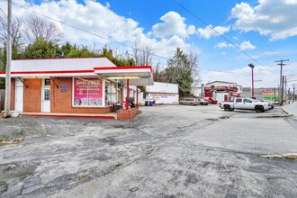 326 Richland Ave, York, PA for lease Interior Photo- Image 2 of 5