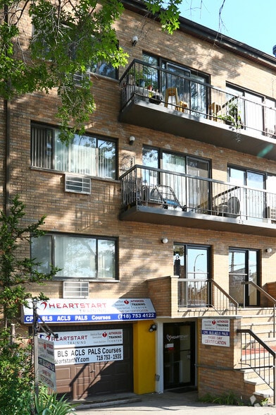 8551 Eliot Ave, Rego Park, NY for sale - Primary Photo - Image 1 of 1