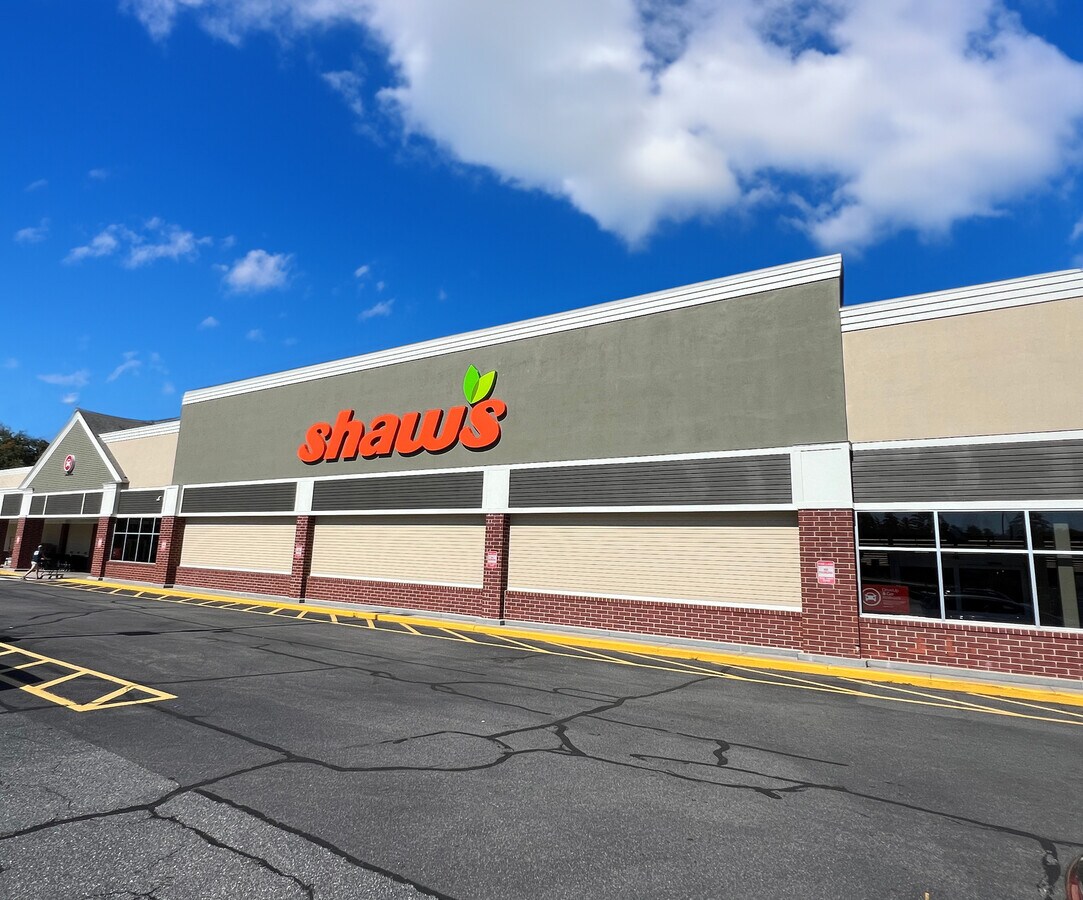 586614 Nashua Rd, Milford, NH 03055 Lordens Plaza