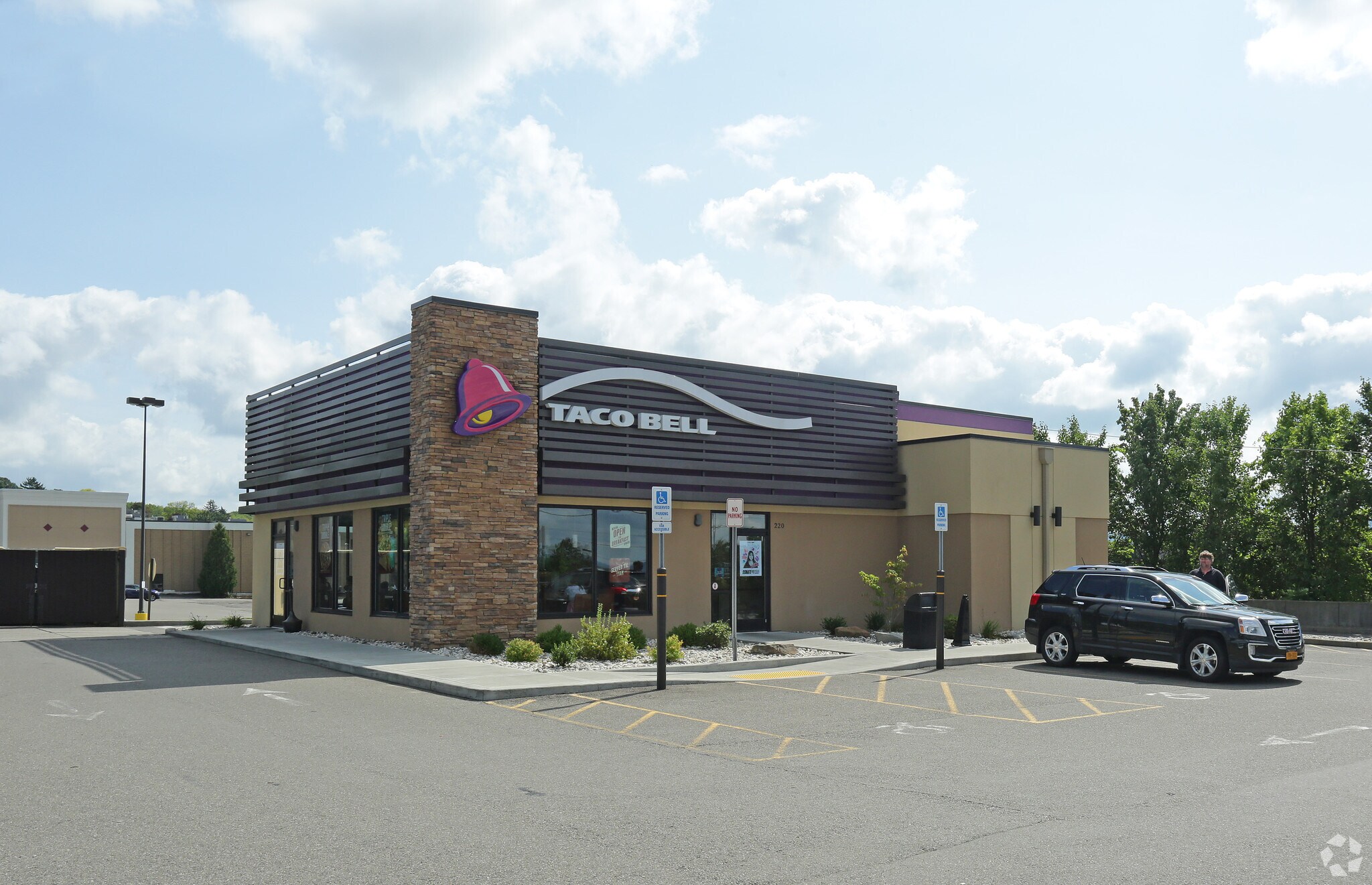 220 Reynolds Rd, Johnson City, NY for sale Building Photo- Image 1 of 1