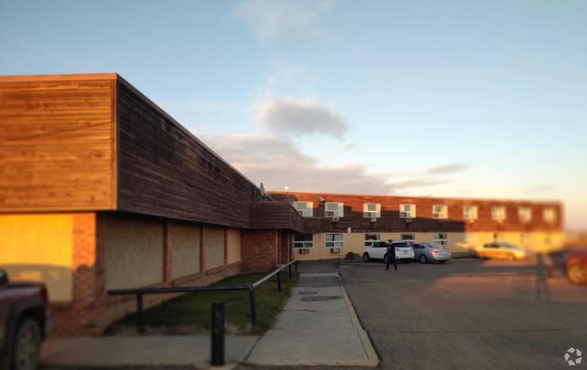 5221 Highway 12 West, Coronation, AB for sale Primary Photo- Image 1 of 1