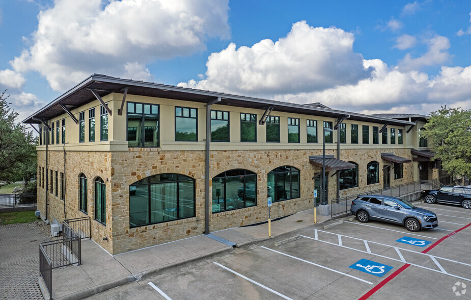 12117 Bee Caves Rd, Austin, TX for lease - Primary Photo - Image 1 of 4