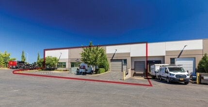 19850-19990 SW 112th Ave, Tualatin, OR for lease Building Photo- Image 2 of 27