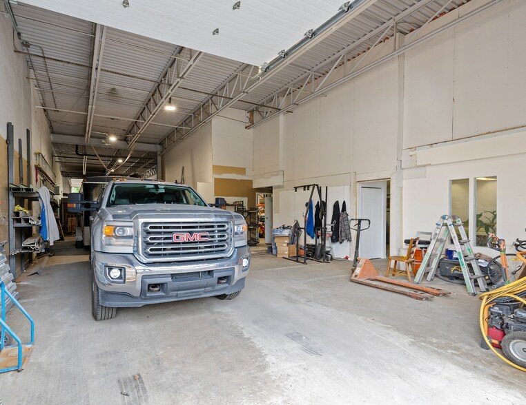 254-300 Rue Langlois, Terrebonne, QC for lease - Building Photo - Image 2 of 4