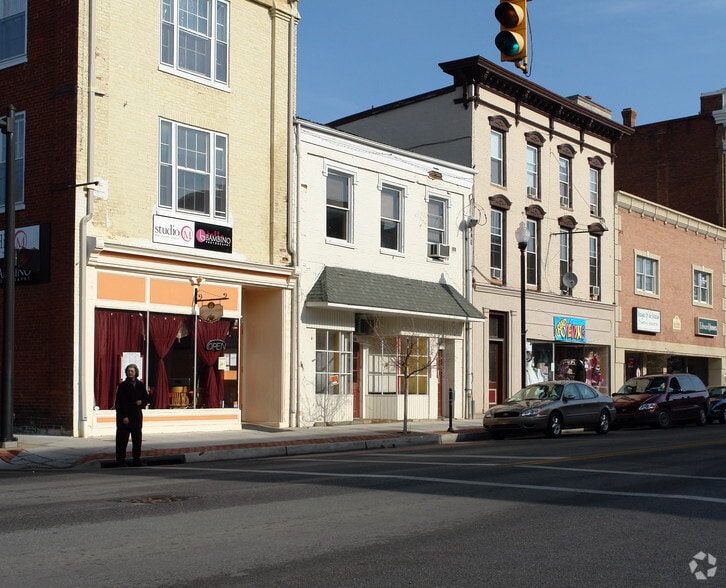 128-130 W Washington St, Charles Town, WV for lease - Building Photo - Image 3 of 3